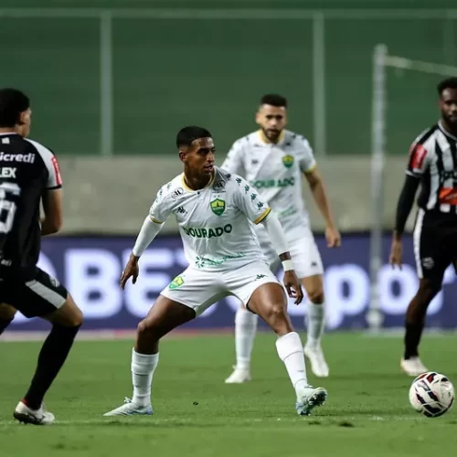 Com desfalques importantes e para se aproximar do G4, Cuiabá recebe o Athletic neste domingo