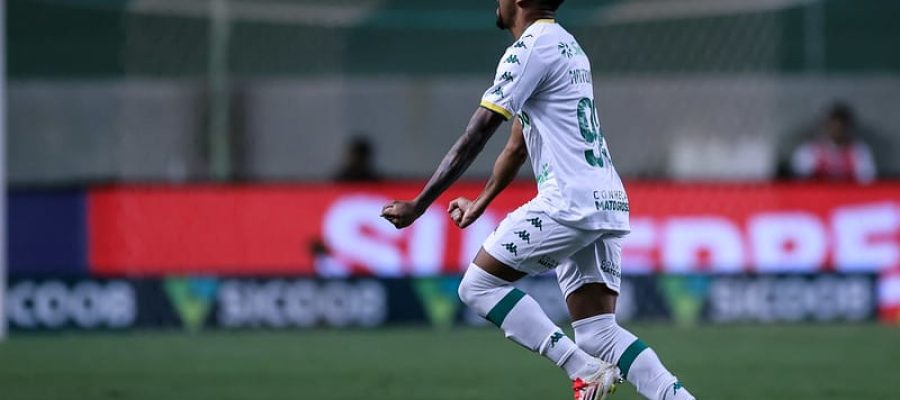 Com dois golaços de Mateusinho, Cuiabá vence o Athletic-MG e entra no G4 da Série B