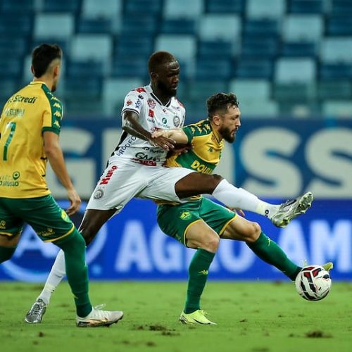 Com dois pênaltis no fim, Operário derruba invencibilidade do Cuiabá na Série B