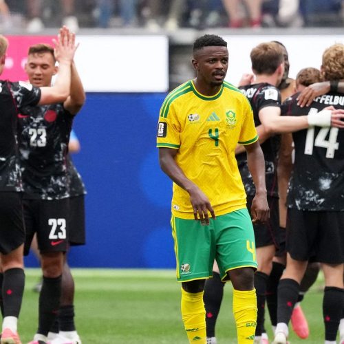 Com gol no final, Canadá vence Africa do Sul e vai às oitavas da Copa