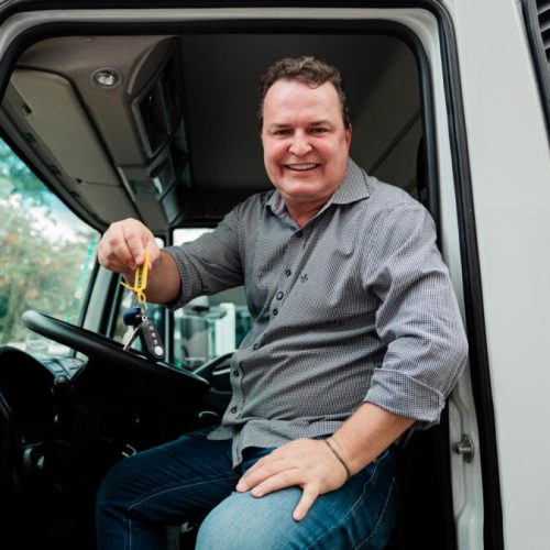 Com indicação do deputado Max, 6 municípios recebem veículos para agricultura familiar