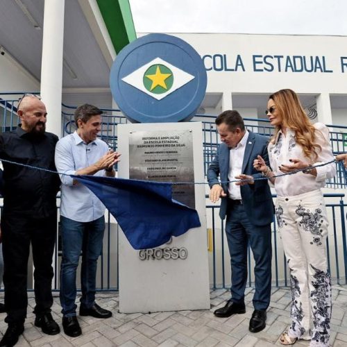 Com investimento de R$ 8,8 mi, Estado entrega mais uma escola reformada e ampliada na capital