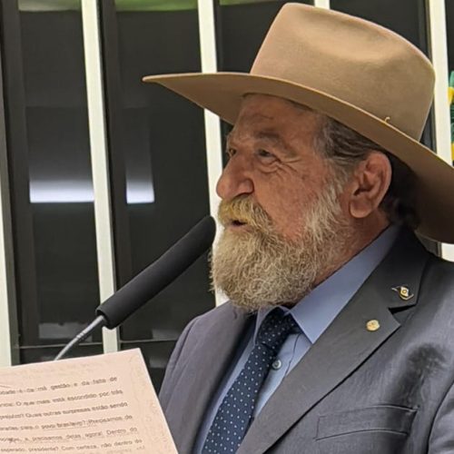 Comissão da Câmara aprova projeto de Barbudo que torna crime o uso de celular por presos
