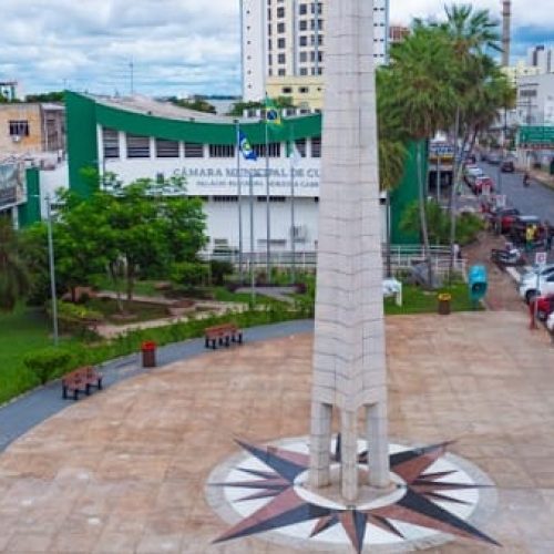 Comissão na Câmara aprova PL que proíbe livros com conteúdo erótico em escolas municipais