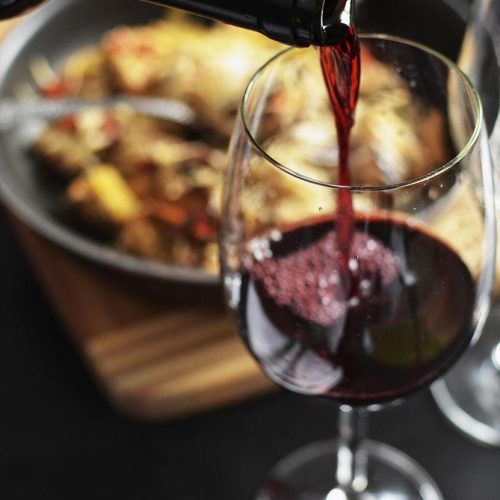 Comper promove “Papo de vinho” com dicas de harmonização em Cuiabá