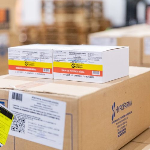 Compra emergencial de R$ 59 milhões garante abastecimento de medicamentos na capital