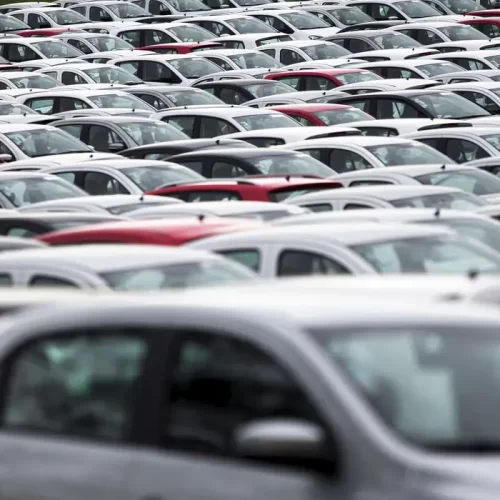 Concessionária terá que devolver valor por vender carro zero km com defeito