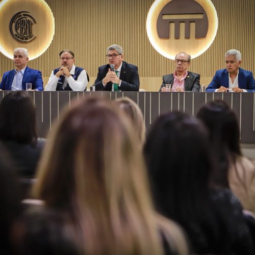 Conselheiro diz que notificará municípios que estão fora do programa de Saúde Digital