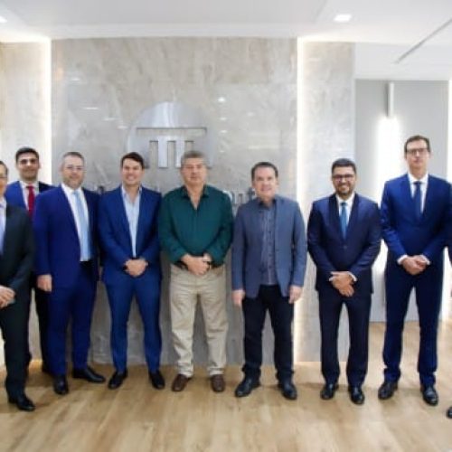 Conselheiro são homenageados por apoio à carreira de procuradores do Legislativo