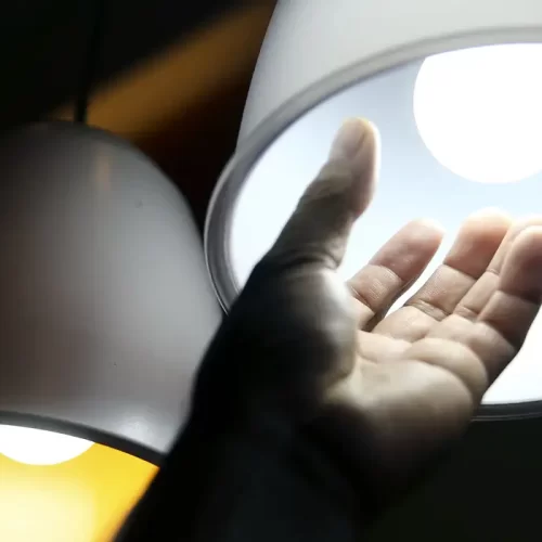 Contas de luz permanecem com bandeira tarifária vermelha no mês de julho