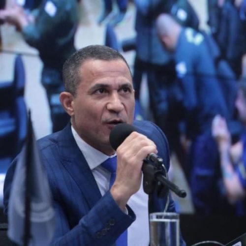 Coronel Assis ‘enquadra’ ministro e cobra posicionamento sobre PEC da Segurança