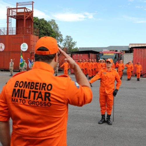 Corpo de Bombeiros de MT adere a padrão internacional e adota fardamento laranja
