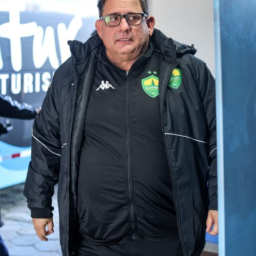 Cuiabá demite o técnico Guto Ferreira após derrota para o Avaí em Florianópolis
