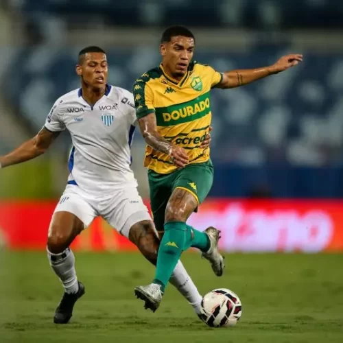 Cuiabá enfrenta o Avaí fora de casa neste domingo para entrar no G4 da Série B