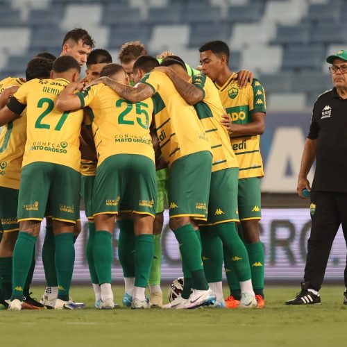 Cuiabá tem sete desfalques para enfrentar o Criciúma fora de casa nesta terça-feira