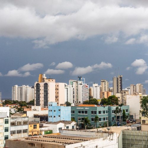 Defesa Civil de Cuiabá alerta para tempestades para segunda-feira; veja