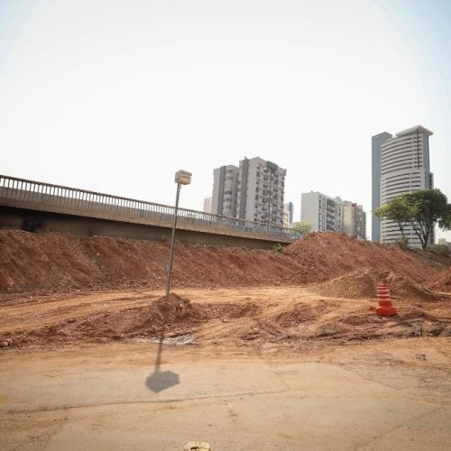 Demolição de extrutura antiga vai atrasar entrega de obra em Cuiabá