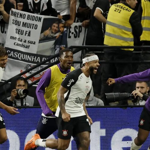 Depay e Yuri Alberto desequilibram e Corinthians vence Majestoso