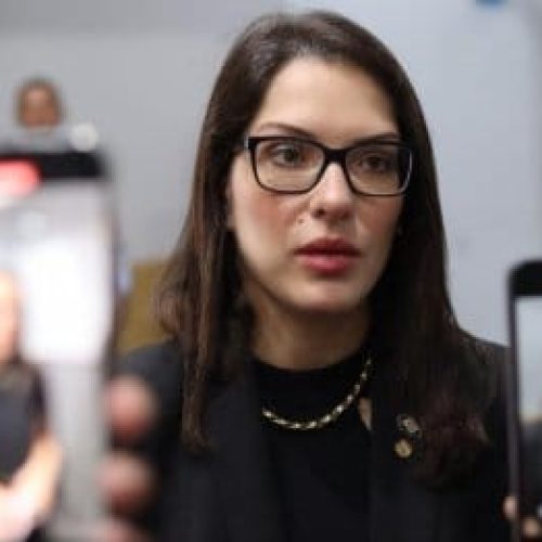 Deputada reafirma pré-candidatura ao Senado e descarta recuo