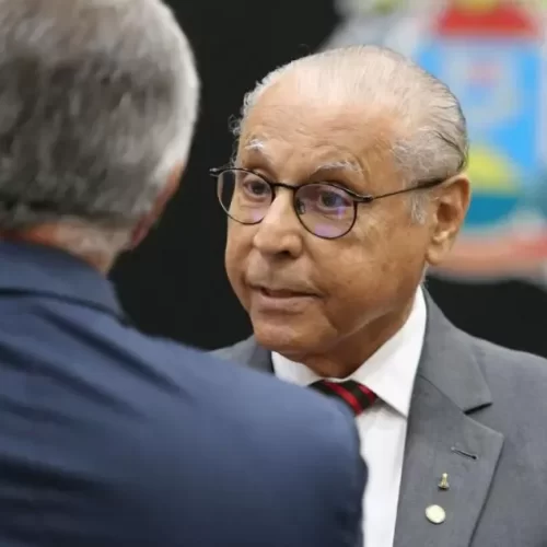 Deputado critica postura de líderes do União e PP e alerta para movimentação dos adversários