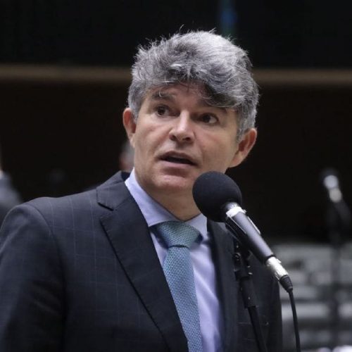 Deputado de MT protocola pedido de impeachment contra ministro do STF Flávio Dino