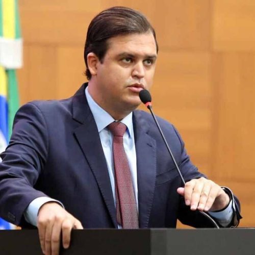 Deputado defende consenso sobre liderança do MDB e diz que Janaína é preferida