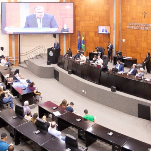 Deputados são contra fechamento da Santa Casa e cobram definição do Estado