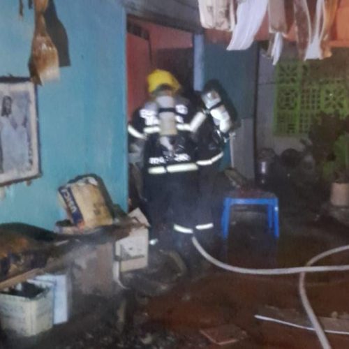 Desorientado, idoso é resgatado por bombeiros de incêndio em kitnet