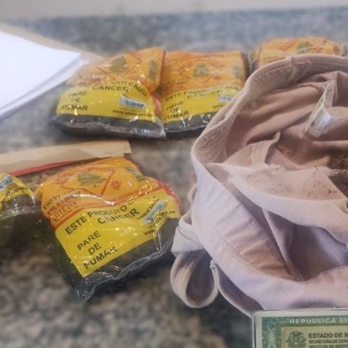 Dez mulheres são flagradas tentando levar drogas e fumo a presos em unidades prisionais