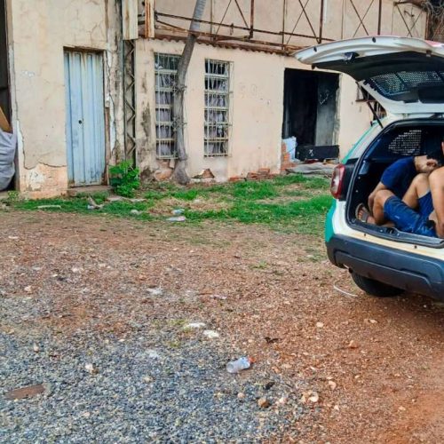 Dois homens são preso por tráfico de drogas na avenida Castelo Branco em VG