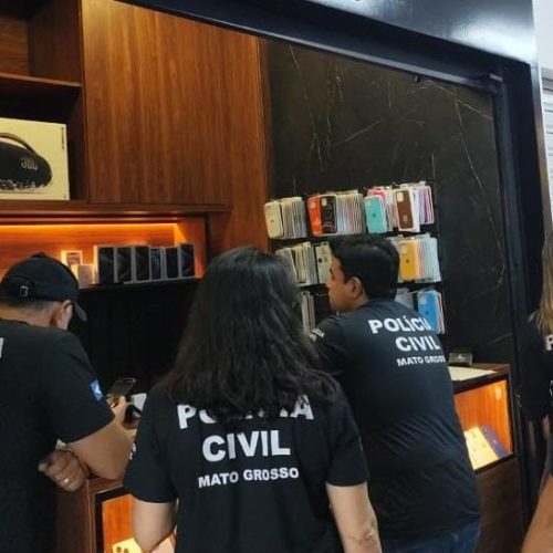 Donos de lojas em shoppings de Cuiabá e Várzea Grande são presos por vender celulares roubados