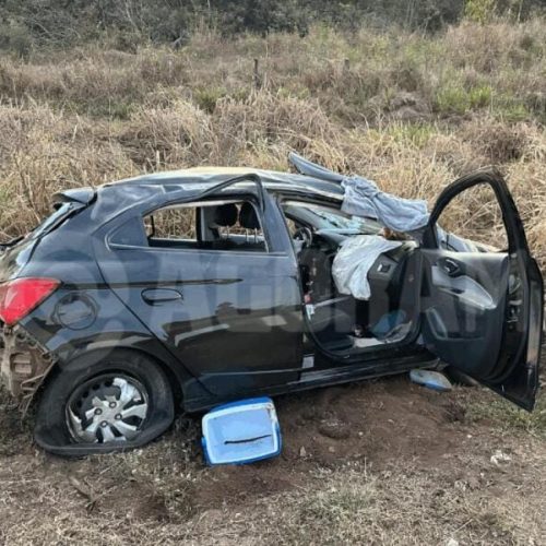 Duas pessoas morrem e três ficam feridas em grave acidente com carro de passeio na rodovia BR-163