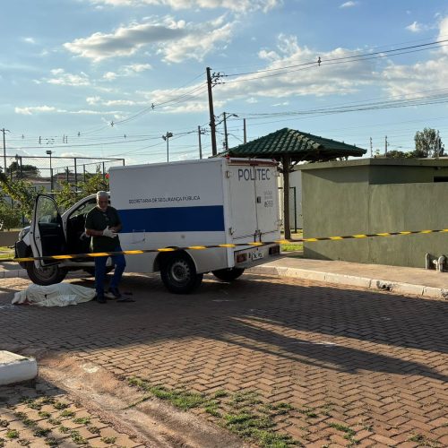 Dupla com tornozeleira eletrônica é executada dentro de condomínio residencial em Várzea Grande