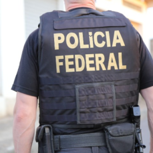 Dupla é presa por furtar veículo da Polícia Federal em Cuiabá