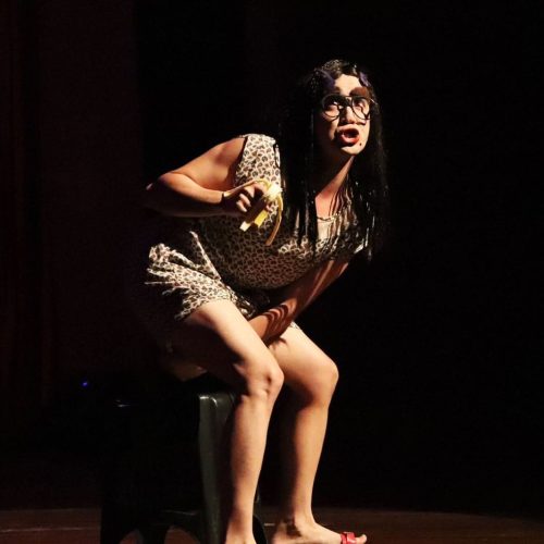 Eduardo Butakka estreia monólogo ‘Como ser bonita sendo feia’, no Cine Teatro de Cuiabá