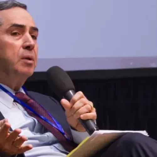 Em Cuiabá, ministro nega ditadura e diz que Brasil vive liberdade de expressão