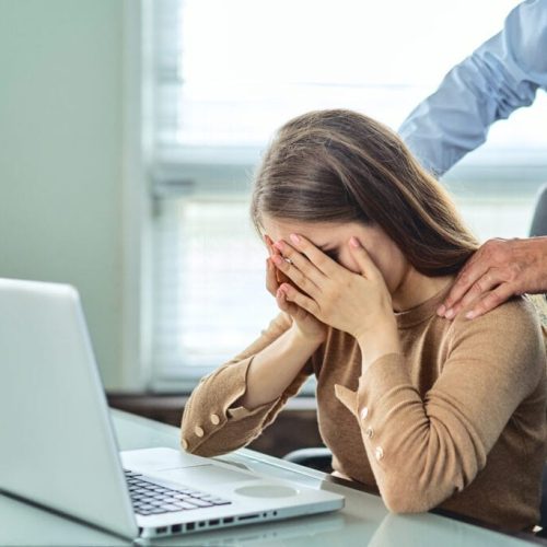 Empresa terá que indenizar funcionária demitida e que sofreu agressão física e assédio sexual do chefe