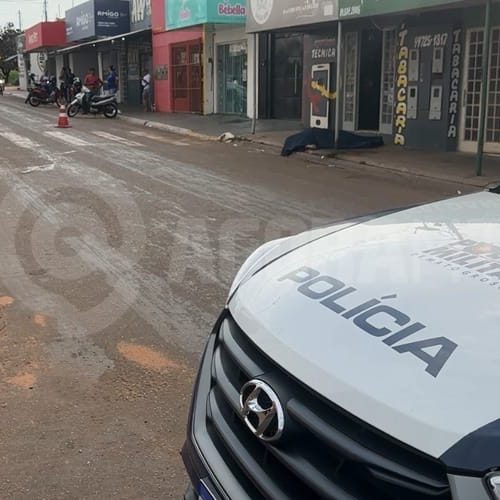 Empresário é assassinado a tiros por motociclista ao abrir tabacaria na manhã desta terça-feira