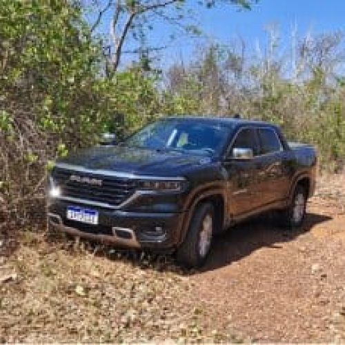 Empresário é feito refém e tem caminhonete roubada em Várzea Grande; veja vídeos
