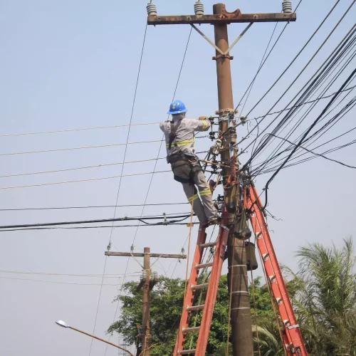 Energisa deixa família com idosos e criança sem energia 72 horas e terá que pagar R$ 10 mil