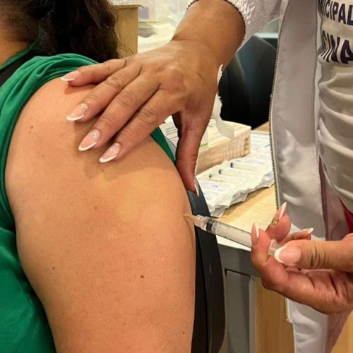 Equipes da Saúde realizam mais uma ação especial de vacinação no Várzea Grande Shopping
