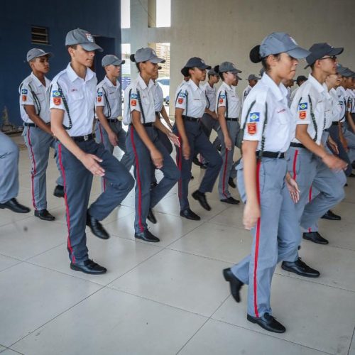 Escolas estaduais militares abrem inscrições para novos alunos nesta segunda-feira