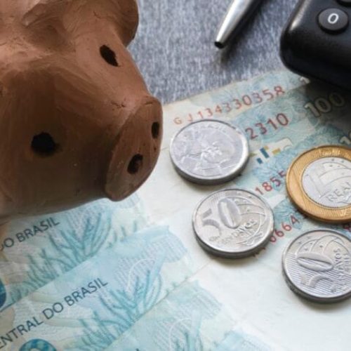 Esforço para controlar gastos faz cair endividamento das famílias em Cuiabá, afirma pesquisa