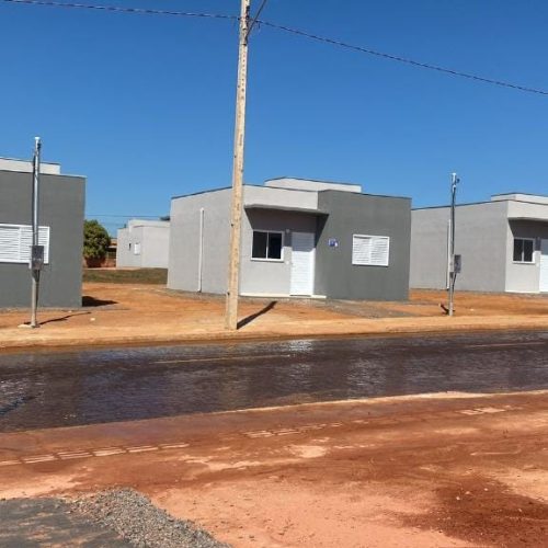 Estado e Governo Federal entregam 213 casas populares nesta segunda-feira