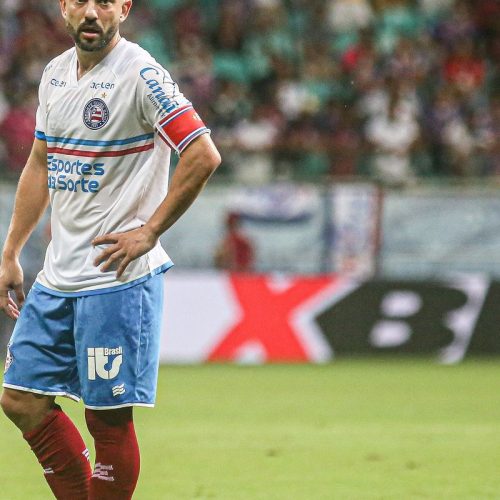 Everton Ribeiro passa por cirurgia de tireoide devido a um câncer