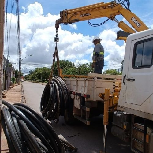 Polícia Civil prende funcionários de empresa flagrados com uma tonelada de fios de cobre furtados