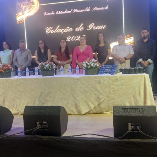 Itanhangá-MT: Em noite de emoção, Escola Bromildo Lavisch celebra formatura do Terceirão 2025