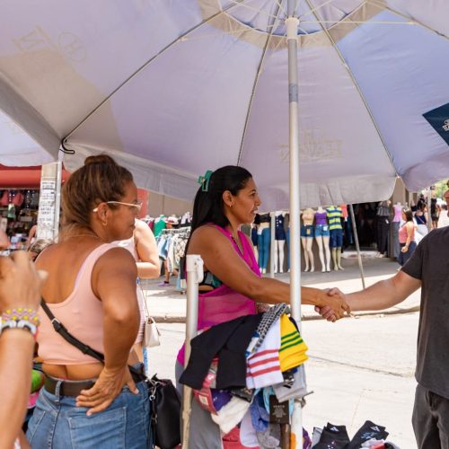 Feira atrai público na 13 de Junho e prefeito estuda nova edição em outro ponto do Centro