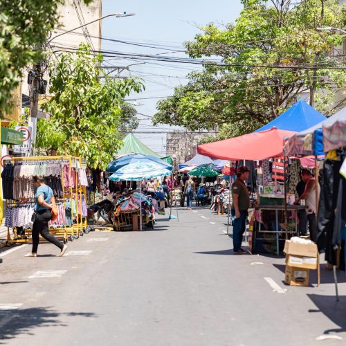 Feira da 13 de Junho agrada público e comerciantes em Cuiabá