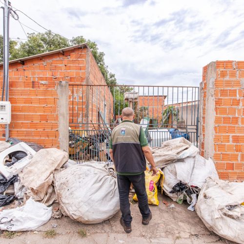 Fiscalização identifica diversas irregularidades ambientais em sucatões na capital